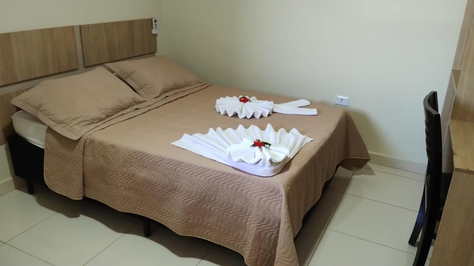 Attriun Hotel Гуарульюс Екстер'єр фото