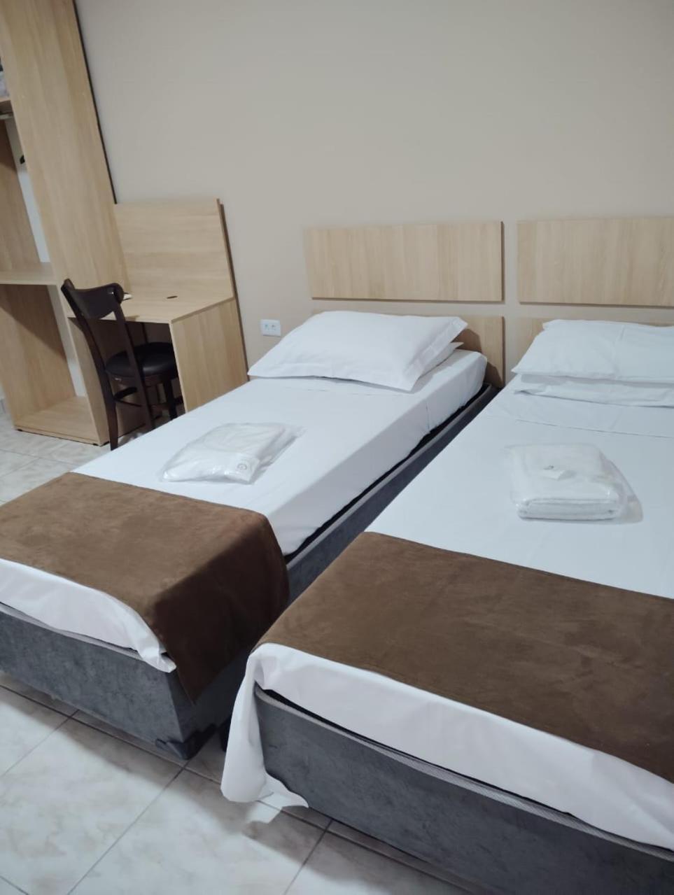 Attriun Hotel Гуарульюс Екстер'єр фото